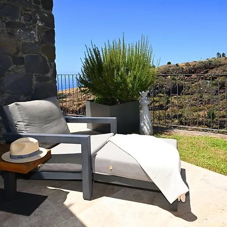 The Rock * Estreito Da Calheta