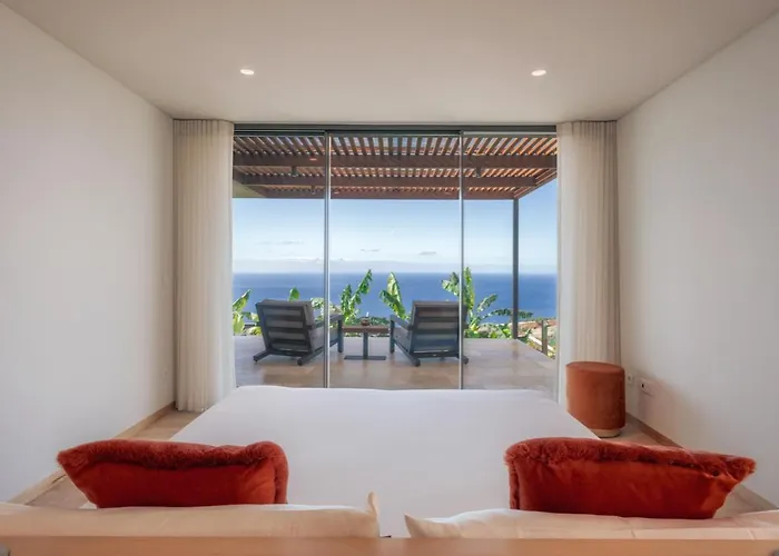 ヴィラ The Rock *